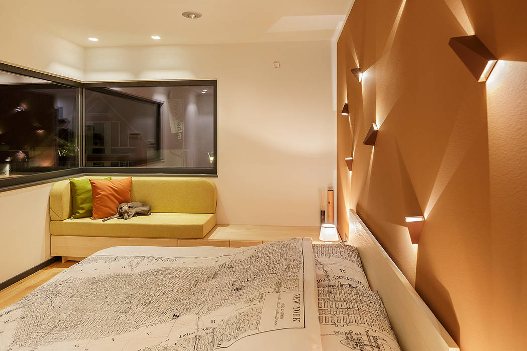 LUXHAUS Musterhaus München, Lopez-Fotodesign Lopez-Fotodesign Modern style bedroom