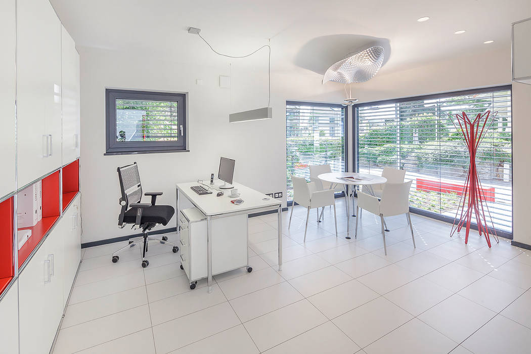LUXHAUS Musterhaus Stuttgart, Lopez-Fotodesign Lopez-Fotodesign Modern Study Room and Home Office