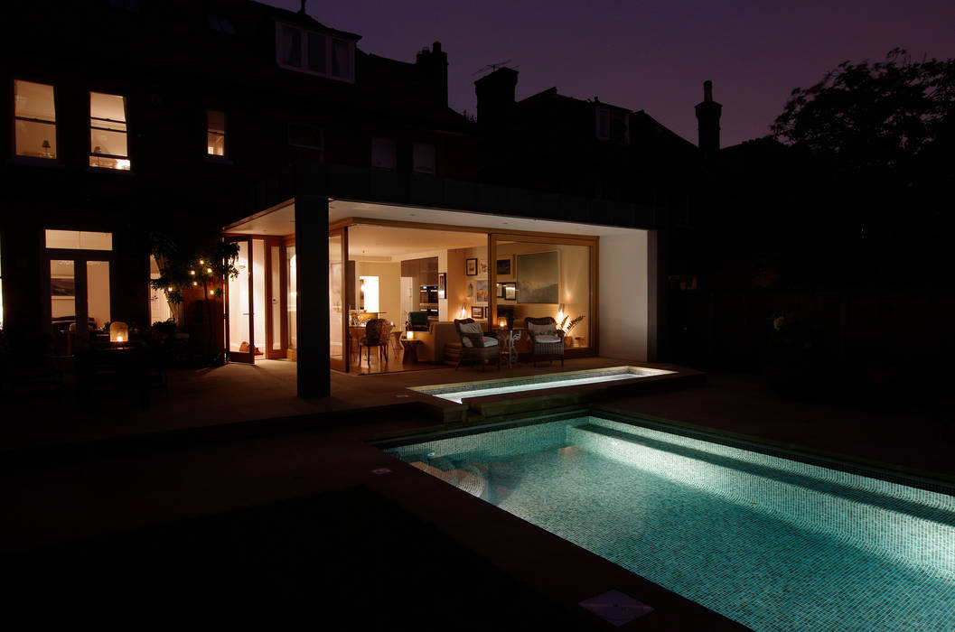 Rear extension overlooking the pool and garden Designcubed Modern kitchen