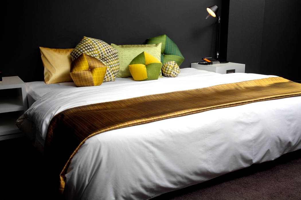 ベッドでのデコレーション(Bed Decoration) 株式会社高岡 クラシカルスタイルの 寝室 テキスタイル アンバー/ゴールド アクセサリー＆デコレーション