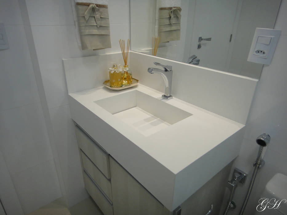 Banheiro suite master Gabriela Herde Arquitetura & Design Banheiros modernos