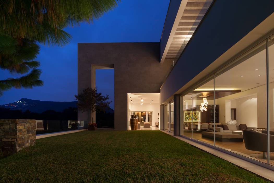 Casa AV, Portico Arquitectura + Construcción Portico Arquitectura + Construcción Modern Houses