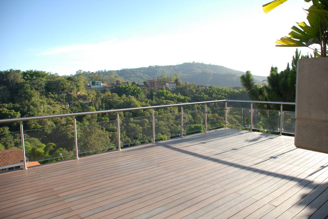 Casa el Hatillo, FergoStudio FergoStudio minimalist style balcony, porch & terrace