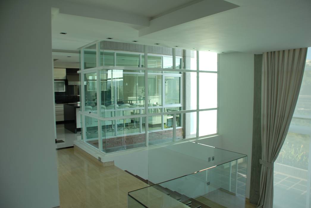 Casa el Hatillo, FergoStudio FergoStudio Minimalist corridor, hallway & stairs