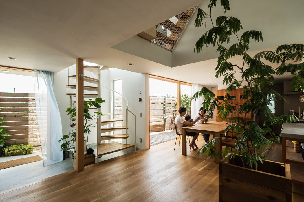 長尾元町の家, 藤森大作建築設計事務所 藤森大作建築設計事務所 Modern living room Wood Wood effect