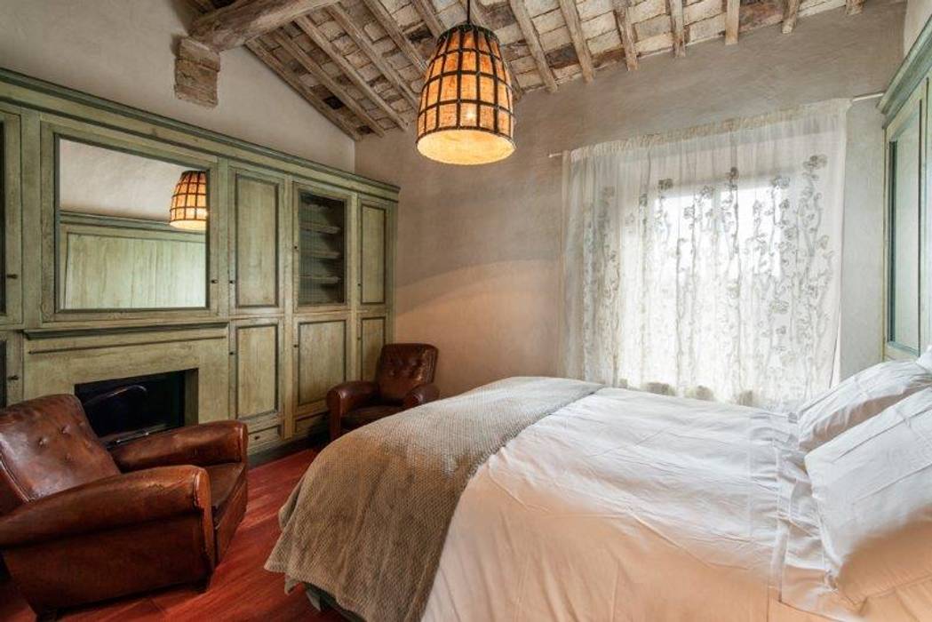 Camere da letto, Porte del Passato Porte del Passato Rustic style bedroom Wood Wood effect Beds & headboards