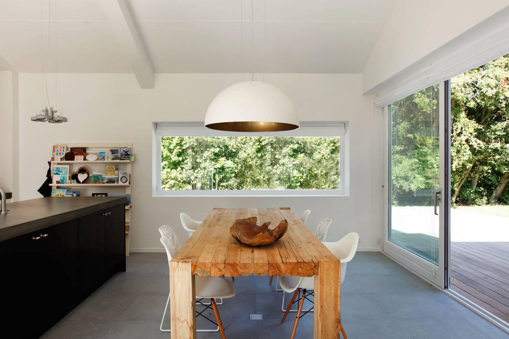 Vakantiewoning Cornelisse, Schiermonnikoog, De Zwarte Hond De Zwarte Hond Scandinavian style dining room