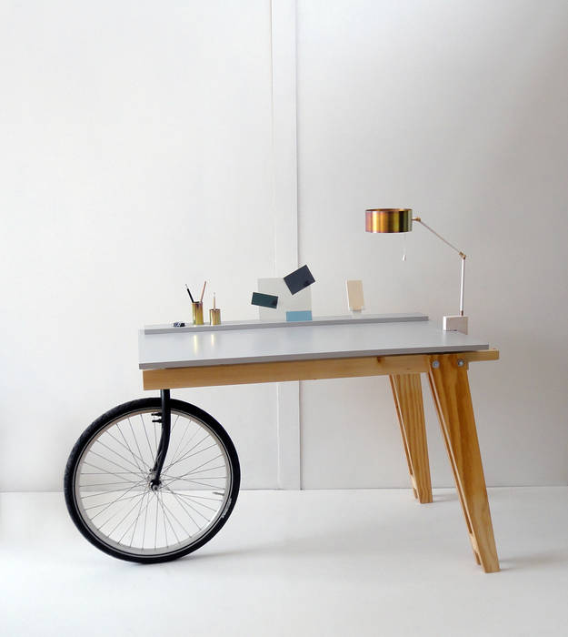Urban Nomad Revisited Studio Isabel Quiroga Scandinavian style study/office Wood Wood effect Desks