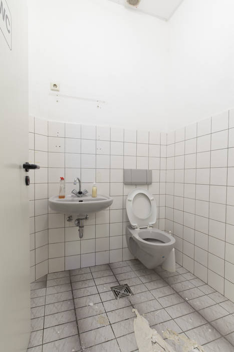 Vorher - Toilette - Stilschmiede - Berlin - Interior Design alt