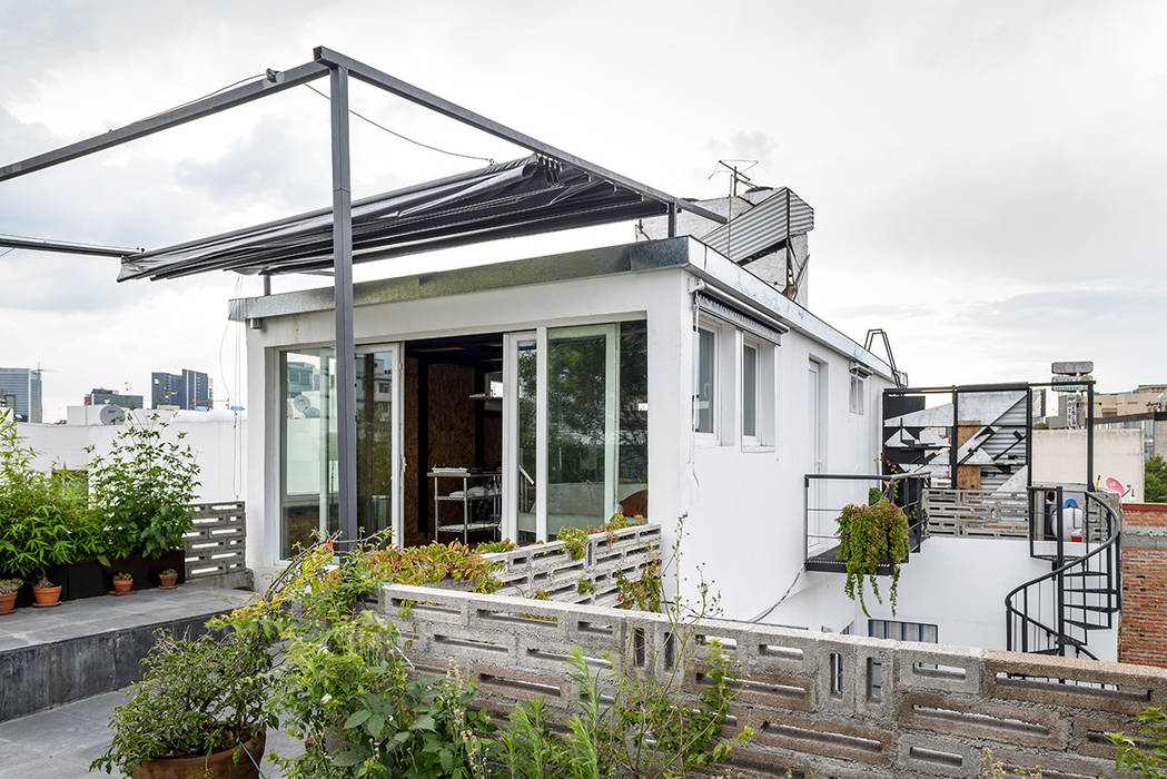 Primera Casa Pasiva de uso habitacional en Latinoamérica, Windlock - soluciones sustentables Windlock - soluciones sustentables Varandas, marquises e terraços modernos