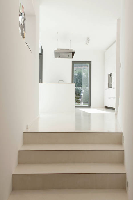 Smart Home 2KR, in_design architektur in_design architektur Modern corridor, hallway & stairs