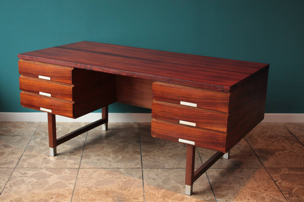 vintage danish EP 401 Rosewood Desk by Kai Kristiansen for Feldballes Møbelfabrik homify 北欧デザインの 書斎 木 木目調 机