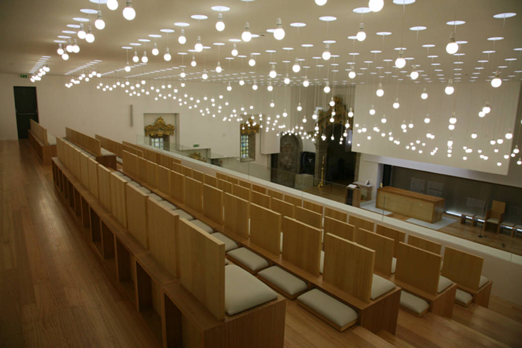 Remodelação e Ampliação Igreja de Gavião, sergiovazsousaarquiteto sergiovazsousaarquiteto Espaços comerciais Locais de eventos