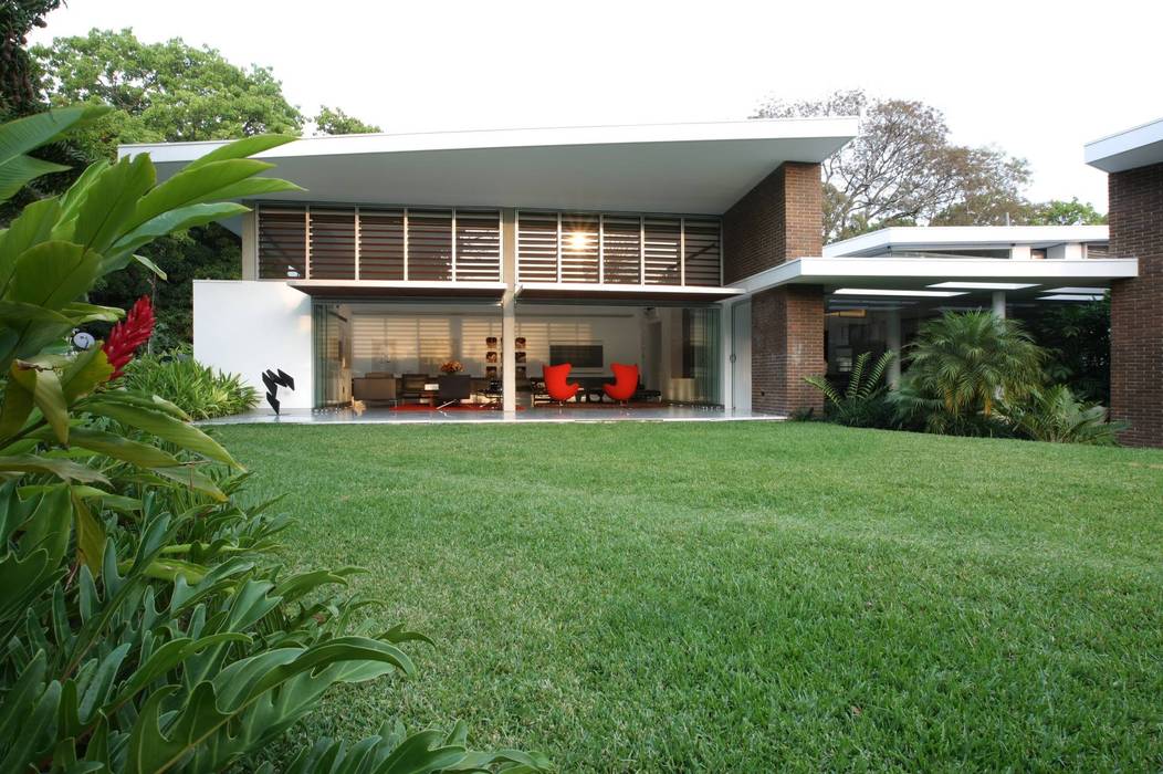 Casa BA, oda - oficina de arquitectura oda - oficina de arquitectura Jardines de estilo moderno