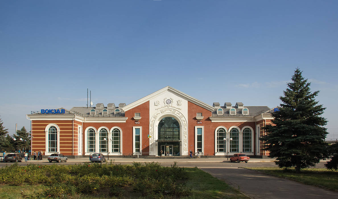 main facade VALENTIROV&PARTNERS Commercial spaces Sân bay