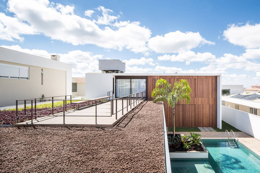 Casa R&D - Esquadra Arquitetos + Yi arquitetos homify Casas modernas