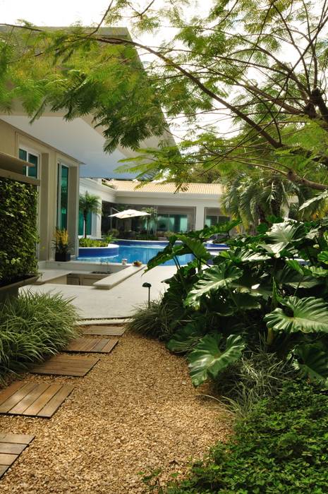 Casa WSC , alexandre galhego paisagismo alexandre galhego paisagismo Jardines de estilo tropical