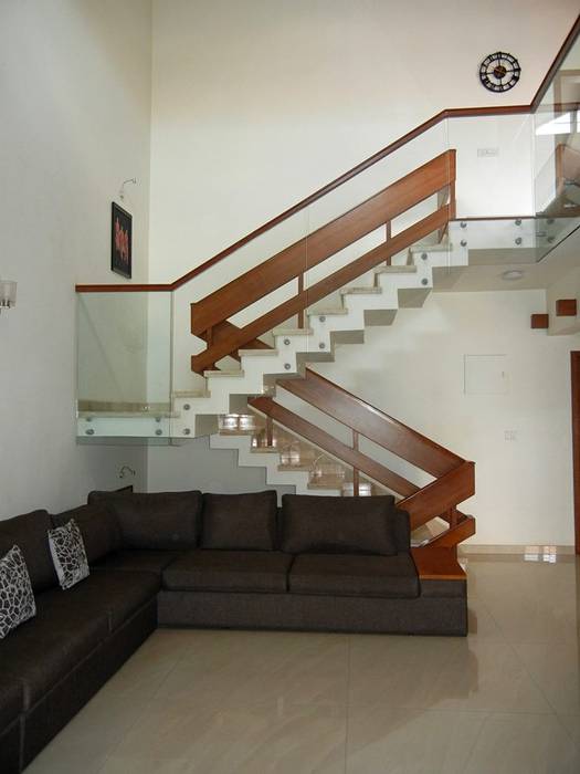 Villa at Ezperenza, Whitefield, Interiors By Suniti Interiors By Suniti Modern corridor, hallway & stairs
