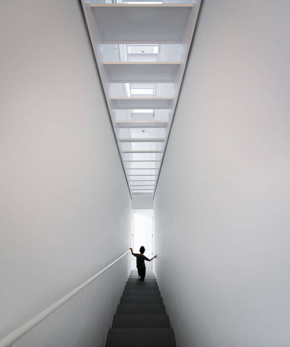 Casa na Ajuda, EXTRASTUDIO EXTRASTUDIO Mediterranean style corridor, hallway and stairs