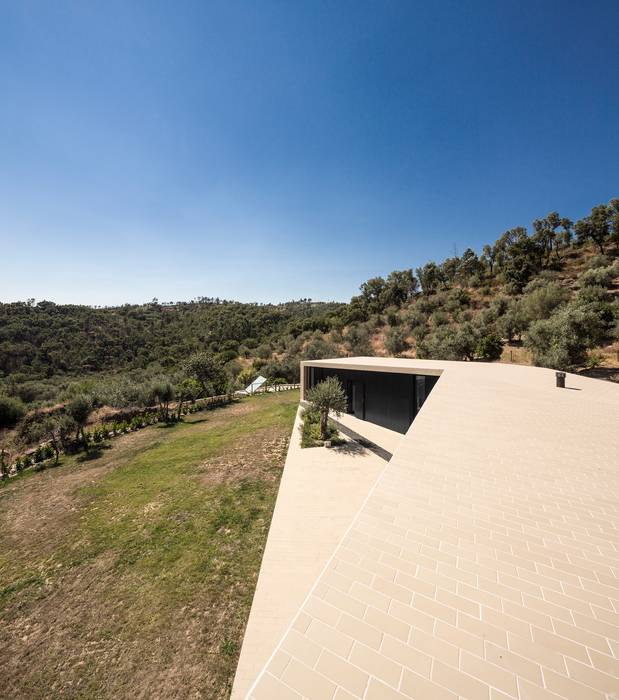 Tomar Hill House por CONTAMINAR