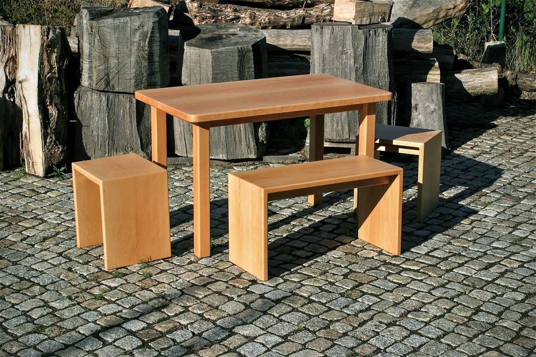 Couchtisch, Tisch und Stuhl, Atelier Sinnesmagnet Atelier Sinnesmagnet Classic style dining room Solid Wood Multicolored Tables