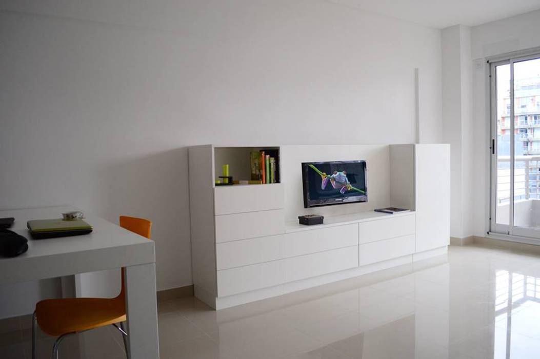 Placa de TV + guardado. MinBai Livings de estilo moderno Madera Acabado en madera Almacenamiento