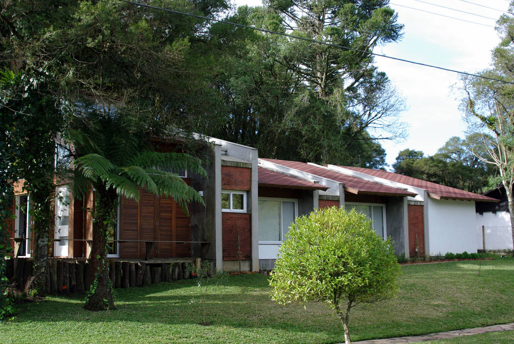 Residência RLC, Squadra Arquitetura Squadra Arquitetura Casas modernas Derivados de madera Transparente