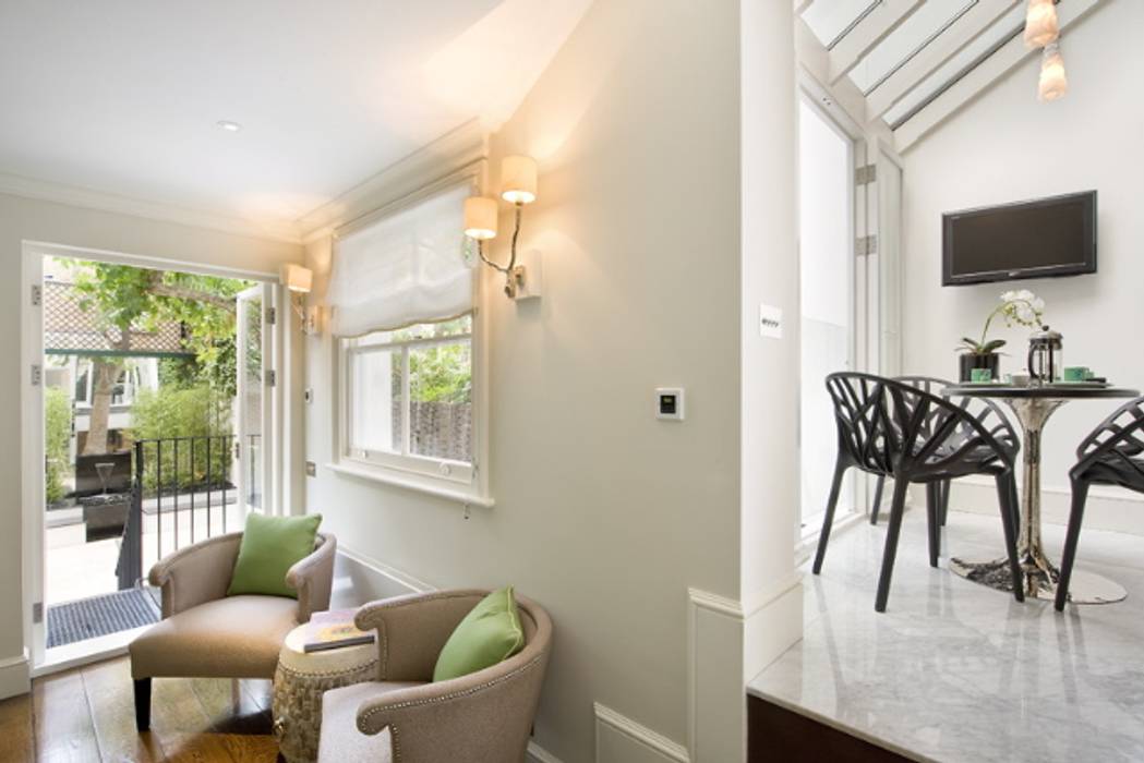 sitting area at the Chester Street House Nash Baker Architects Ltd Ruang Keluarga Klasik