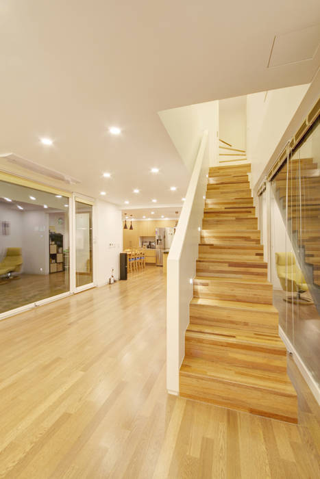 One Roof House, mlnp architects mlnp architects Modern Corridor, Hallway and Staircase