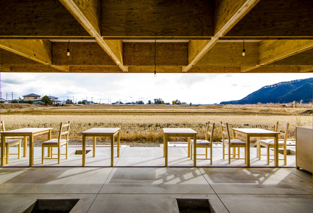 『ころもがえする建物』Natural works village, イン-デ-コード design office イン-デ-コード design office Commercial spaces Plywood Commercial Spaces