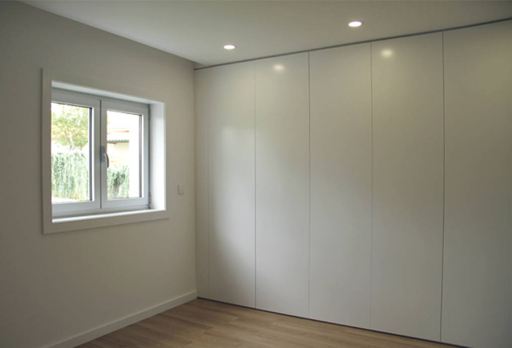 homify Minimalist dressing room