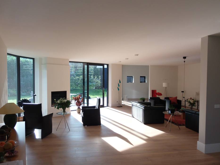 Villa te Hattem, ir. G. van der Veen Architect BNA ir. G. van der Veen Architect BNA Modern living room