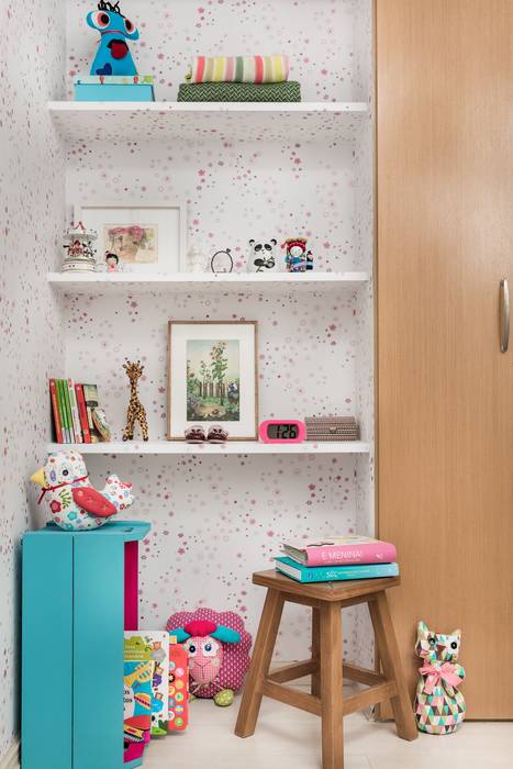 Quarto da pequena Jasmin, Cores Lovers Cores Lovers Dormitorios infantiles de estilo clásico