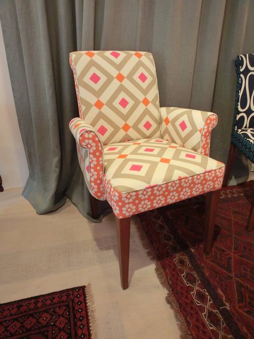 Boris Chair by Jonathan Adler, （株）工房スタンリーズ （株）工房スタンリーズ Ausgefallene Küchen Baumwolle Rot Tische und Sitzmöbel