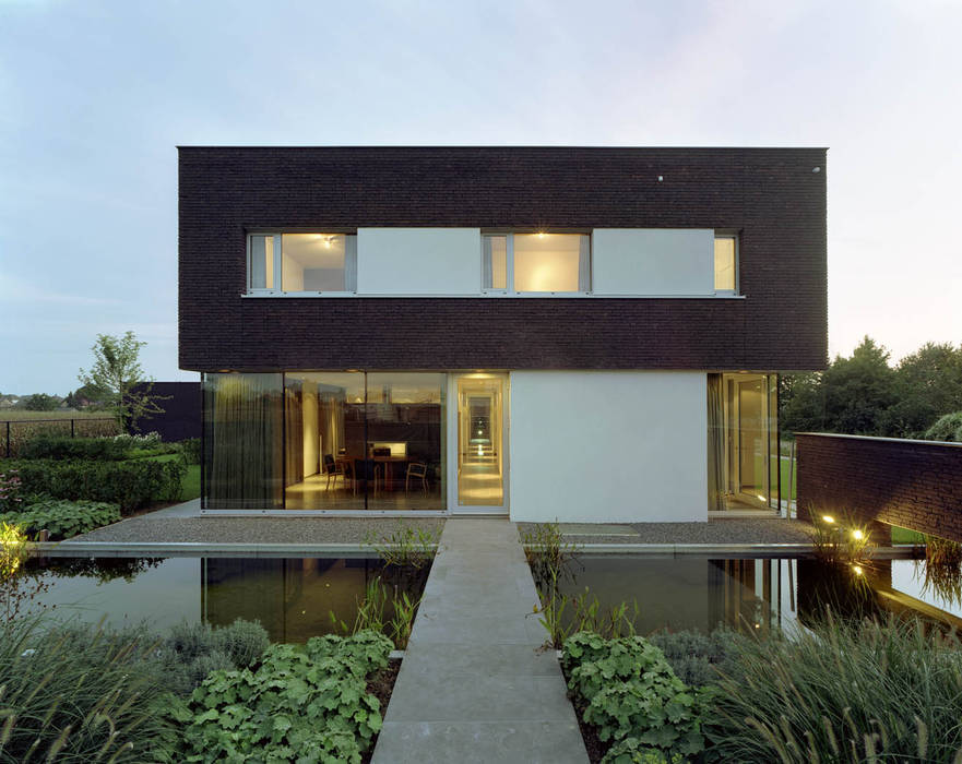 Moderne villa , Engelman Architecten BV Engelman Architecten BV บ้านและที่อยู่อาศัย