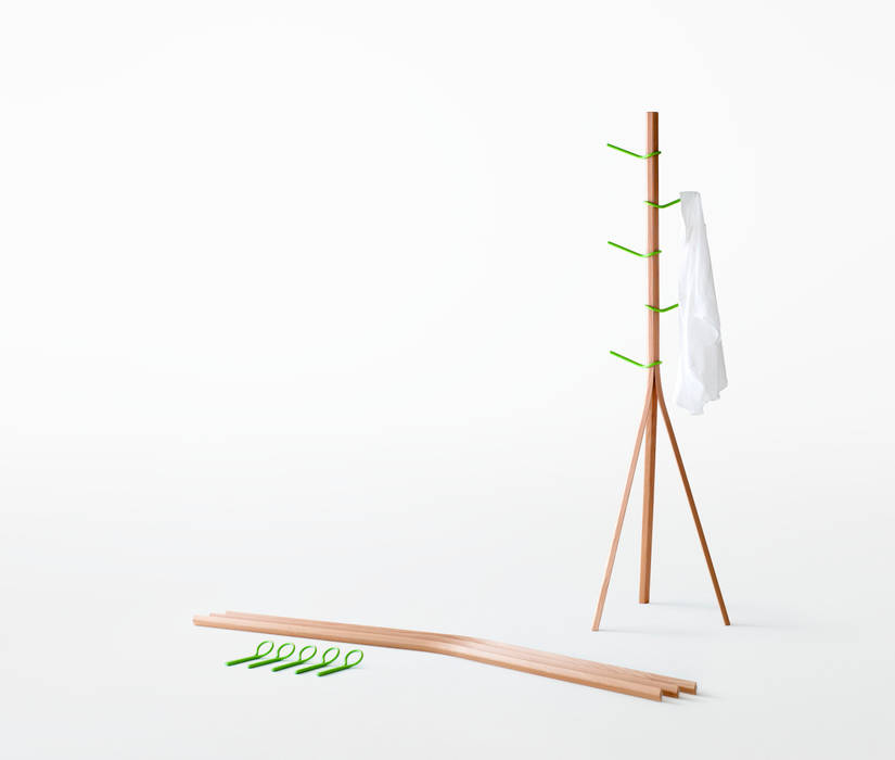 Tree hanger, SHINYA YOSHIDA DESIGN SHINYA YOSHIDA DESIGN Modern living room Storage