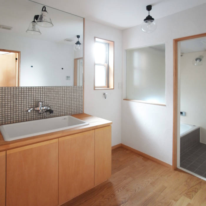 自然素材を生かした家 ユミラ建築設計室 モダンスタイルの お風呂