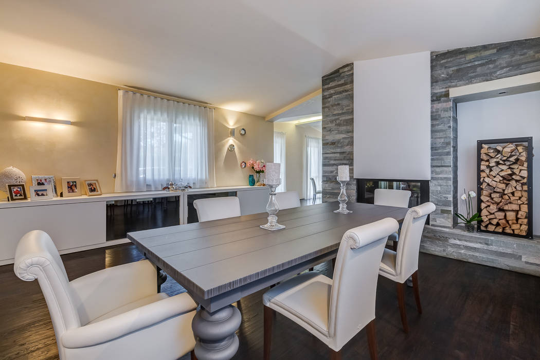 OPEN SPACE IN VILLA, Erina Home Staging Erina Home Staging Sala da pranzo in stile classico