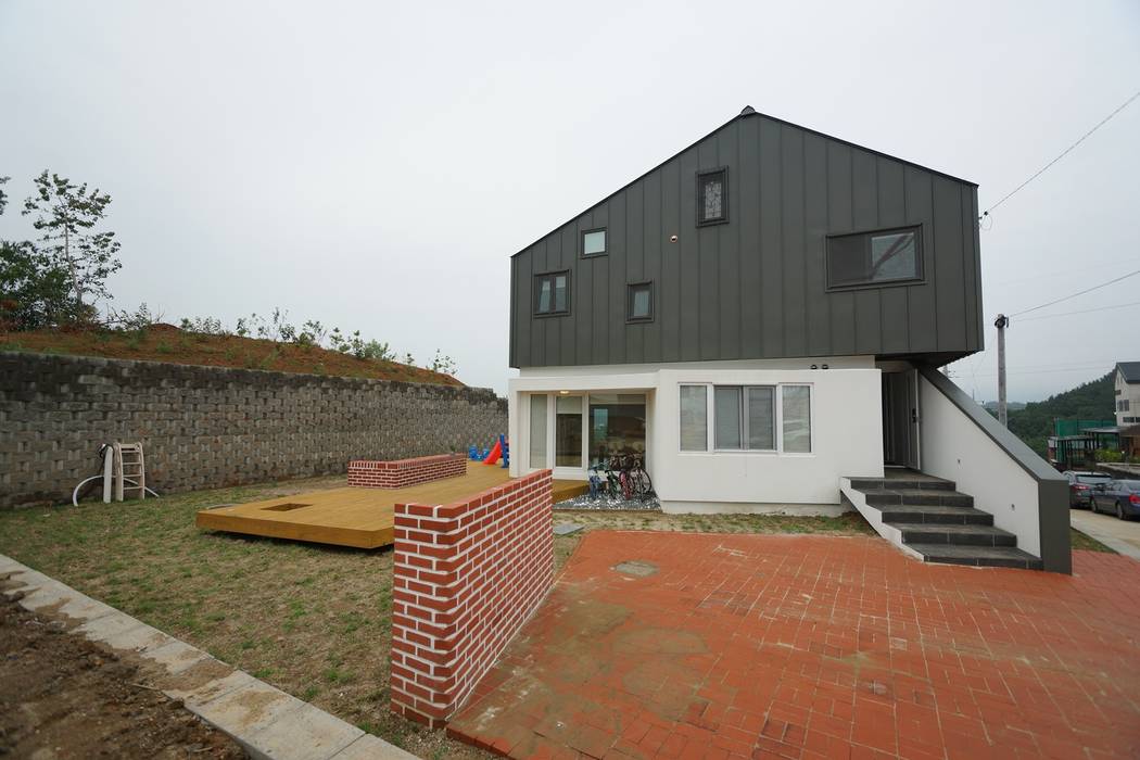 Loop House 무한궤도 하우스 , ADMOBE Architect ADMOBE Architect Casas de estilo moderno