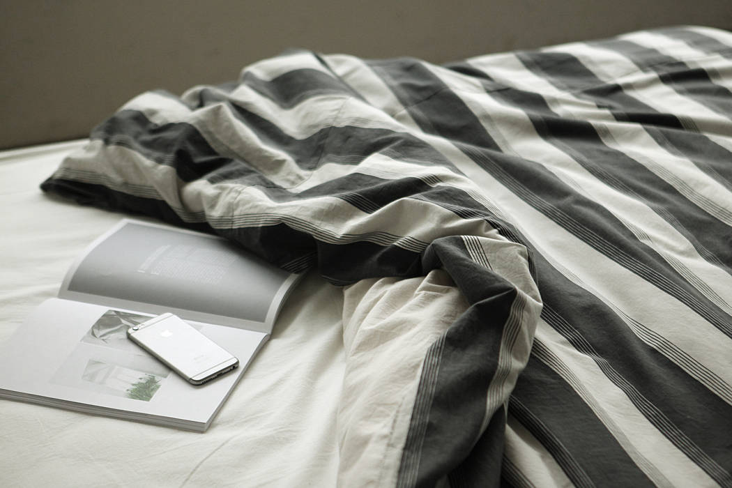 Bedding set (cotton) 15 Day and night, (주)이투컬렉션 (주)이투컬렉션 모던스타일 침실 직물