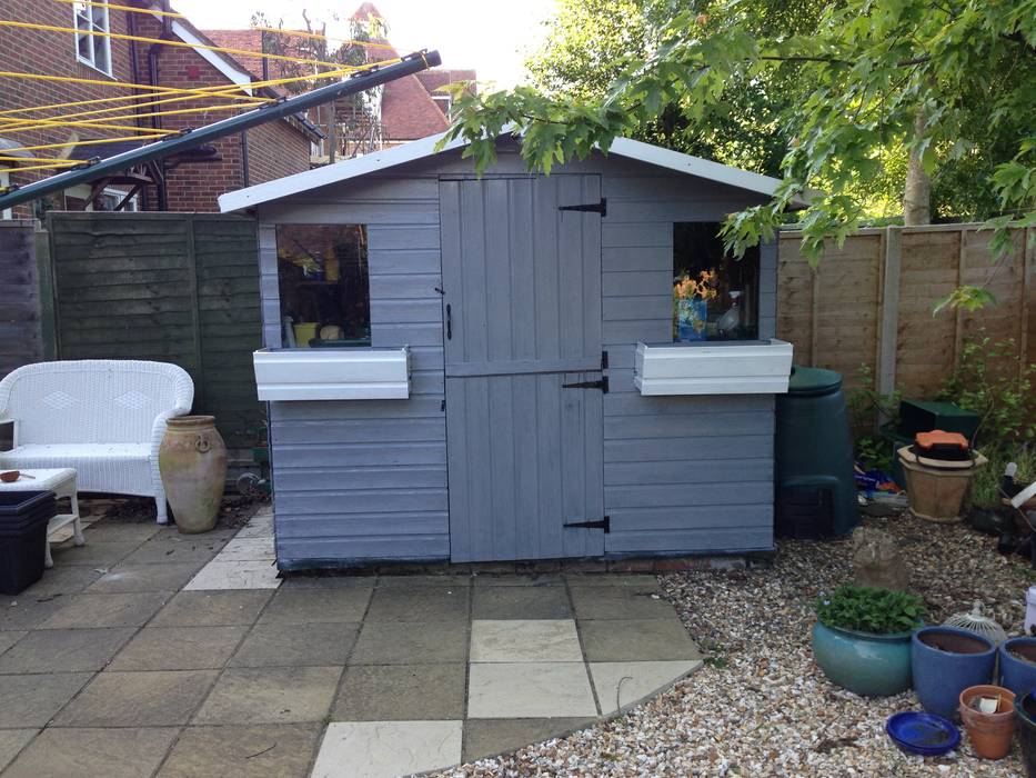 Newly painted garden shed Cornus Garden Design Modern garage/shed Wood Wood effect