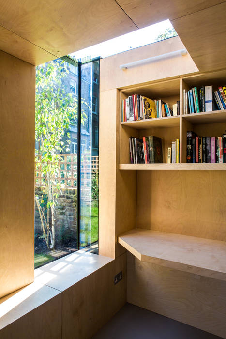 Shadow Shed, Neil Dusheiko Architects Neil Dusheiko Architects Modern study/office