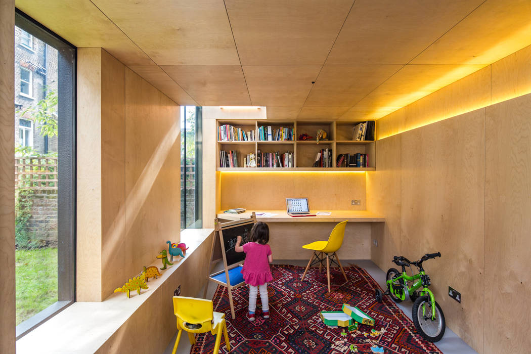 Shadow Shed, Neil Dusheiko Architects Neil Dusheiko Architects モダンデザインの 子供部屋