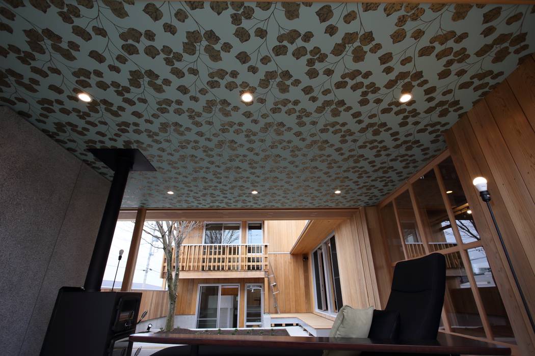 天井の壁紙 モダンデザインの リビング の Togodesign モダン コンクリート Homify