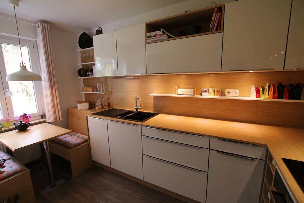 Featured image of post Moderne Landhausküche Weiß - Sie träumen von einer landhausküche in weiß oder stehen eher auf dunklere farbtöne?