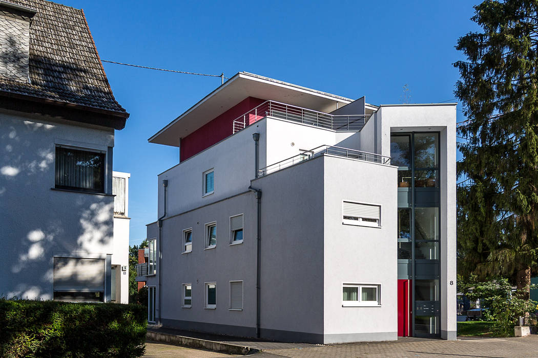 Sechsfamilienhaus auf anspruchsvollem Grundstück, aaw Architektenbüro Arno Weirich aaw Architektenbüro Arno Weirich Modern houses