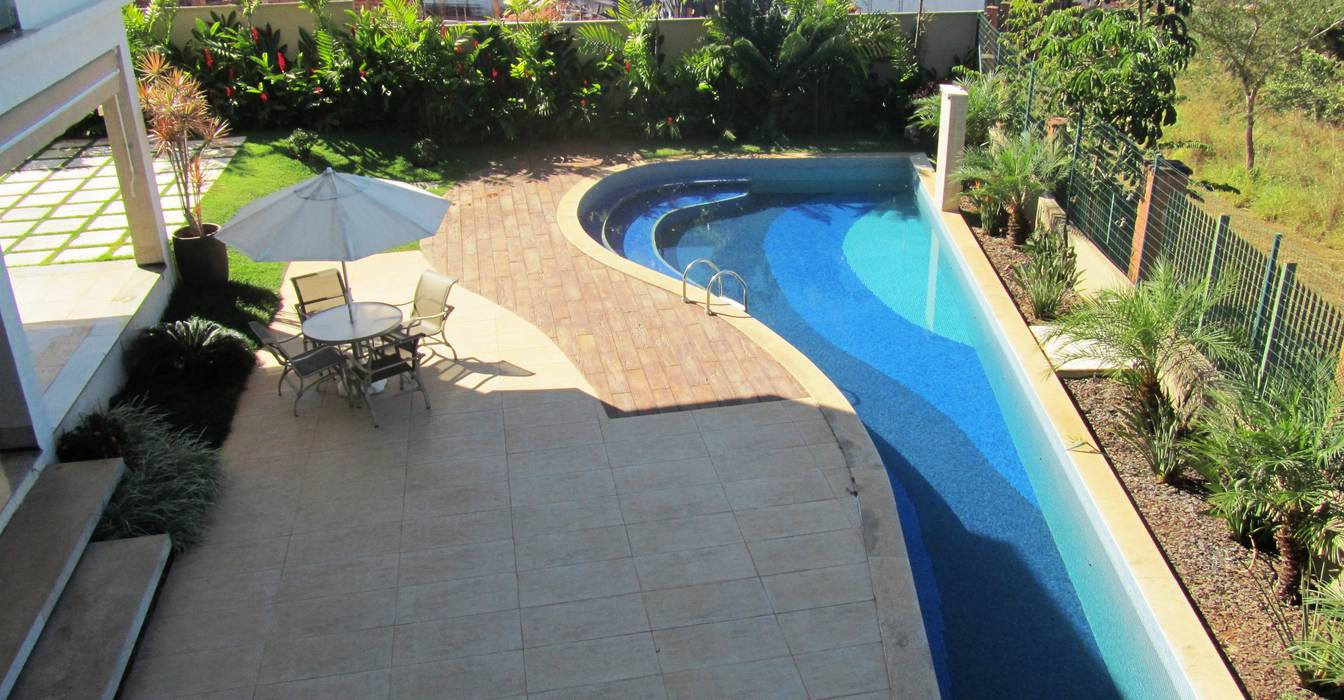 Residência - Cond. Alphaville Araguaia, Sandra Kátia Junqueira Sandra Kátia Junqueira Modern Pool