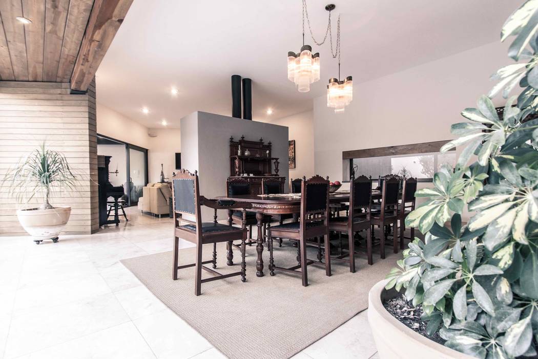 Comedor Loyola Arquitectos Modern Dining Room