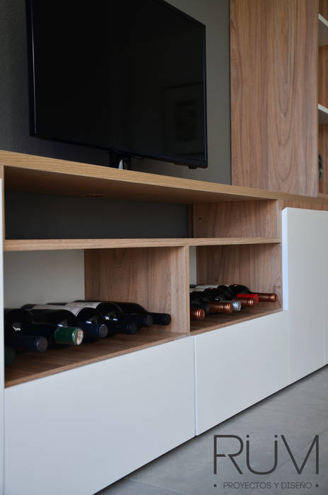 Fotos RÜM, RÜM Proyectos y Diseño RÜM Proyectos y Diseño Minimalist living room Shelves
