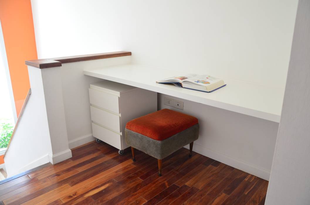 Fotos RÜM, RÜM Proyectos y Diseño RÜM Proyectos y Diseño Minimalist study/office Desks